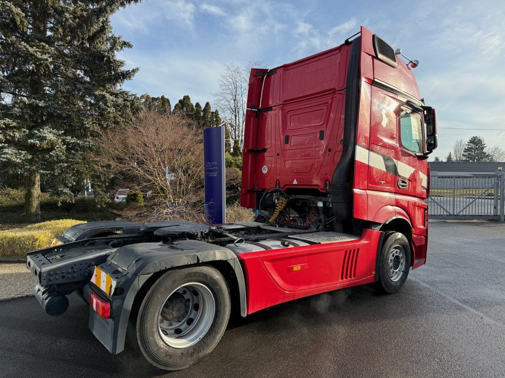 Mercedes-Benz 1848 Actros Gigaspace - شاحنة جرار: صور 3 Mercedes-Benz 1848 Actros Gigaspace - شاحنة جرار: صور 3