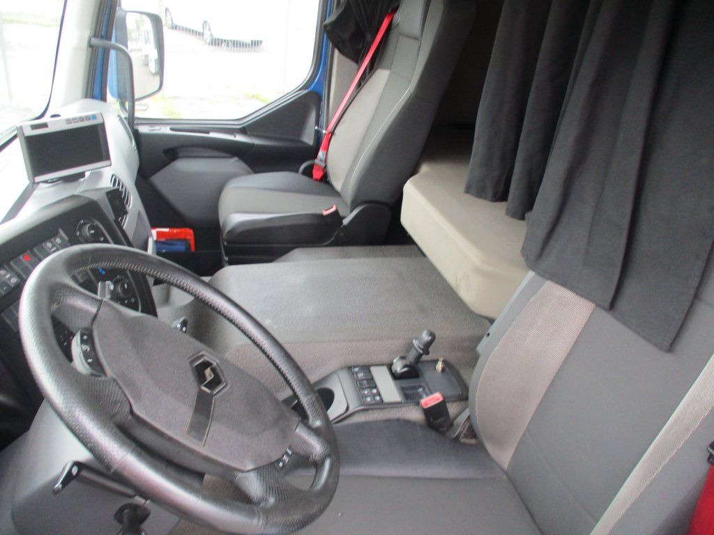 Renault D18, 320 - بصندوق مغلق شاحنة: صور 4 Renault D18, 320 - بصندوق مغلق شاحنة: صور 4