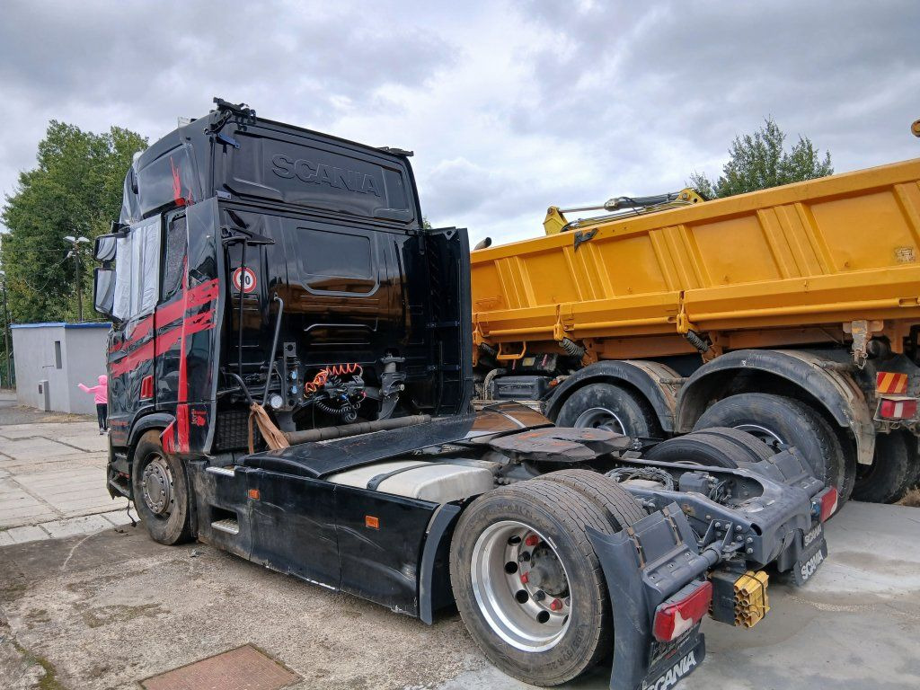 Scania R450 MEGA/lowdeck Unfall / damage - شاحنة جرار: صور 3 Scania R450 MEGA/lowdeck Unfall / damage - شاحنة جرار: صور 3