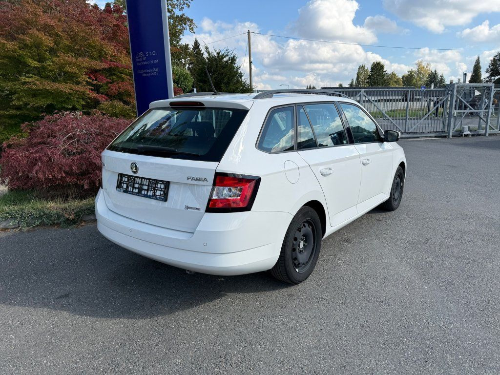Skoda 1,4TDi kombi - سيارة ستيشن: صور 4 Skoda 1,4TDi kombi - سيارة ستيشن: صور 4
