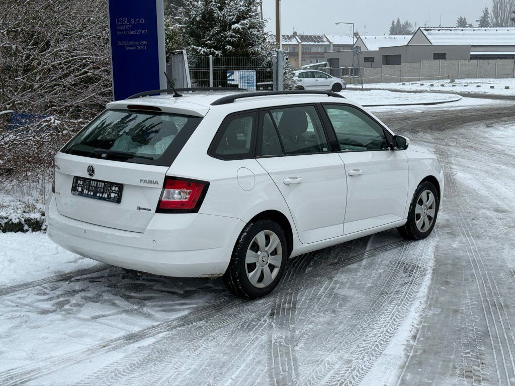 Skoda 1,4TDi kombi - سيارة ستيشن: صور 4 Skoda 1,4TDi kombi - سيارة ستيشن: صور 4