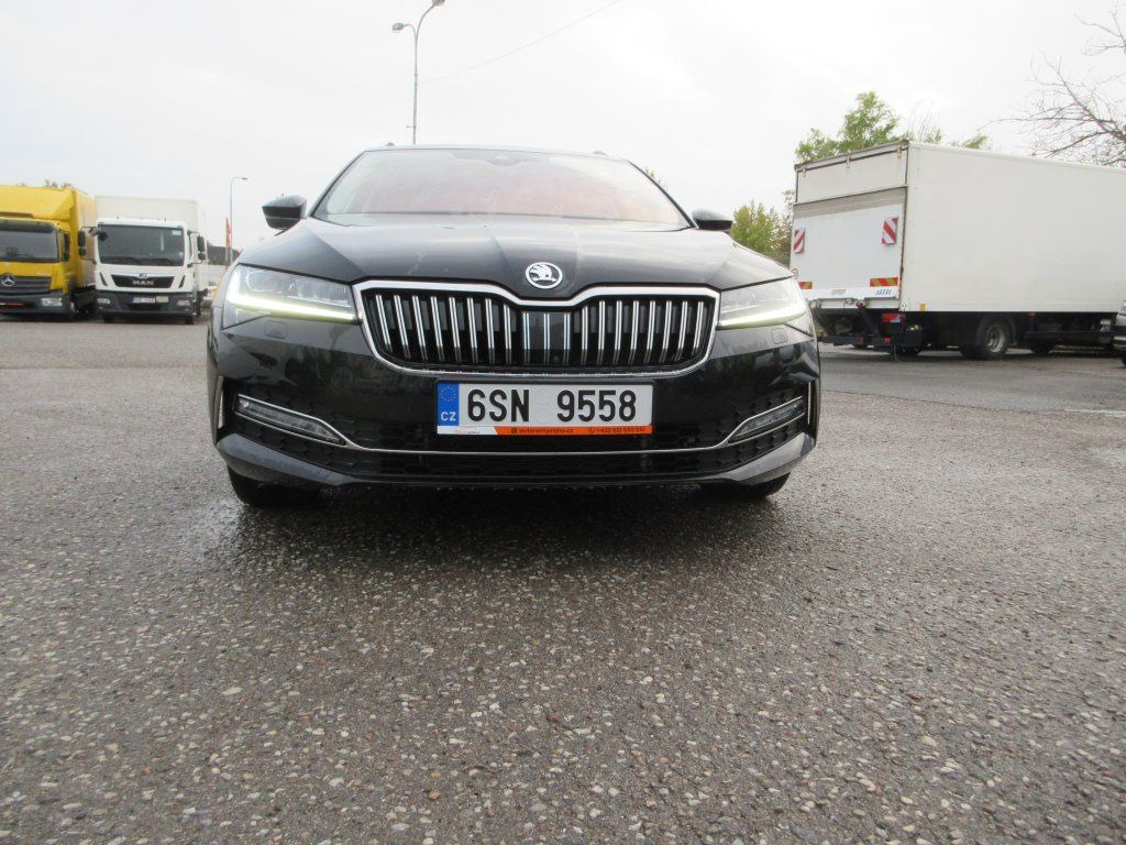 Skoda 2.0 Tdi L&K 4x4 - سيارة ستيشن: صور 3 Skoda 2.0 Tdi L&K 4x4 - سيارة ستيشن: صور 3