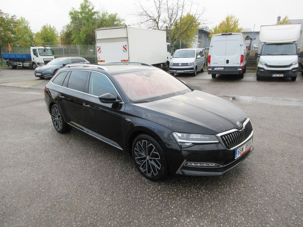 Skoda 2.0 Tdi L&K 4x4 - سيارة ستيشن: صور 2 Skoda 2.0 Tdi L&K 4x4 - سيارة ستيشن: صور 2