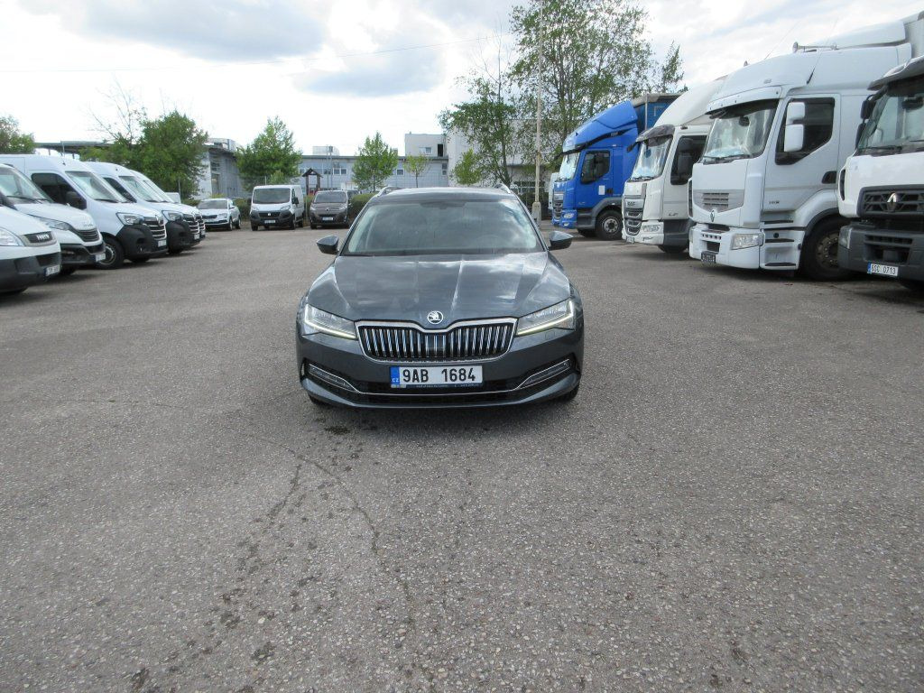 Skoda 2.0 Tdi Style - سيارة ستيشن: صور 4 Skoda 2.0 Tdi Style - سيارة ستيشن: صور 4