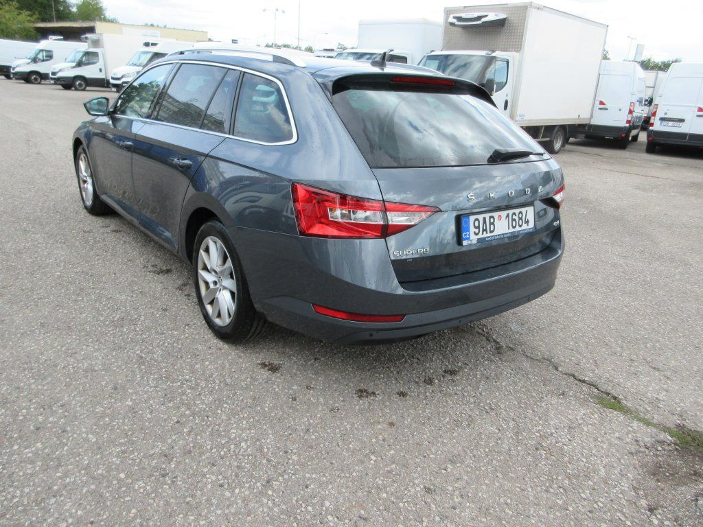 Skoda 2.0 Tdi Style - سيارة ستيشن: صور 5 Skoda 2.0 Tdi Style - سيارة ستيشن: صور 5