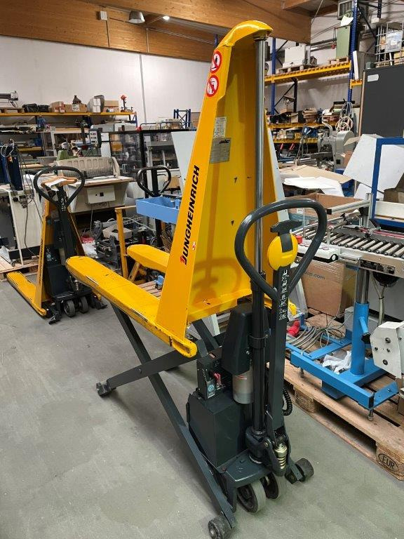 5 (five) scissor pallet truck with electric drive and quick lift pump Jungheinrich model TMX-E 10 - معدات الرفع منخفض المستوى: صور 1 5 (five) scissor pallet truck with electric drive and quick lift pump Jungheinrich model TMX-E 10 - معدات الرفع منخفض المستوى: صور 1