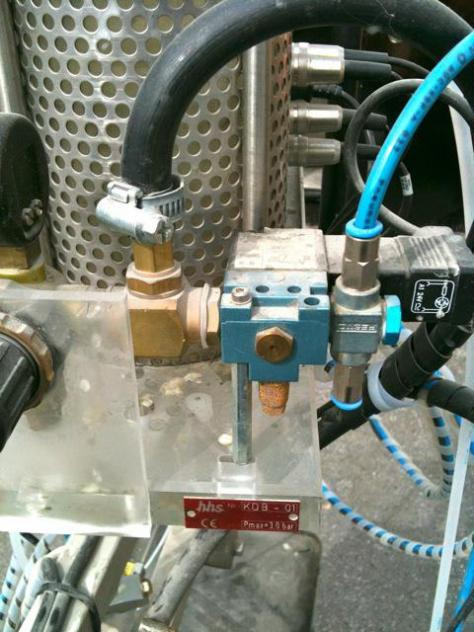 Baumer HHS C-210 2-channel glue application control system - آلة الطي: صور 4 Baumer HHS C-210 2-channel glue application control system - آلة الطي: صور 4