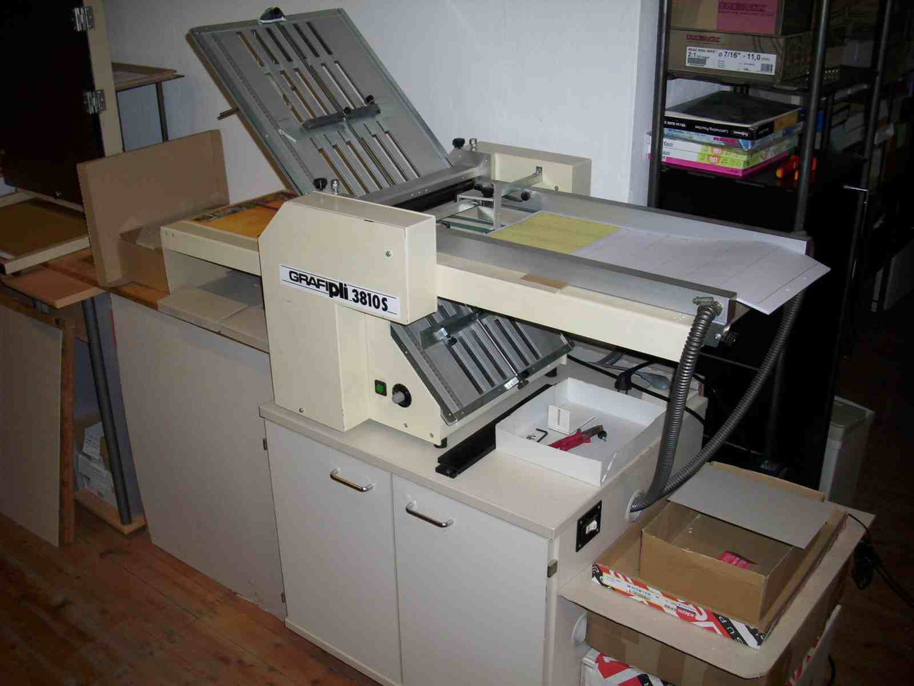 Grafipli 3810 S folding machine - آلة الطي: صور 1 Grafipli 3810 S folding machine - آلة الطي: صور 1