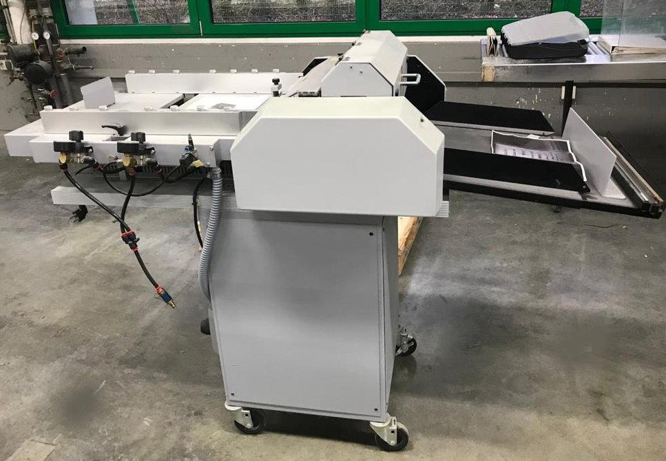 Graphic Whizard CreaseMaster Plus - automatic grooving, slotting, creasing and perforating machine - آلات الطباعة: صور 2 Graphic Whizard CreaseMaster Plus - automatic grooving, slotting, creasing and perforating machine - آلات الطباعة: صور 2