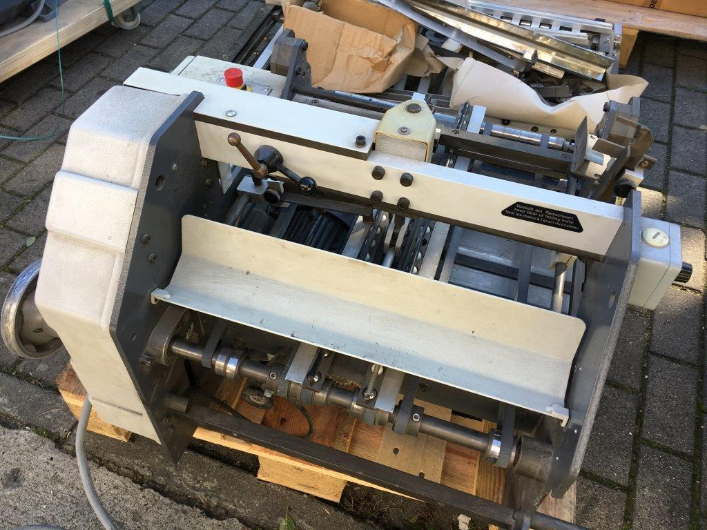 Heidelberg steel KBi 1-36 hook-in cross-fold unit - آلة الطي: صور 4 Heidelberg steel KBi 1-36 hook-in cross-fold unit - آلة الطي: صور 4