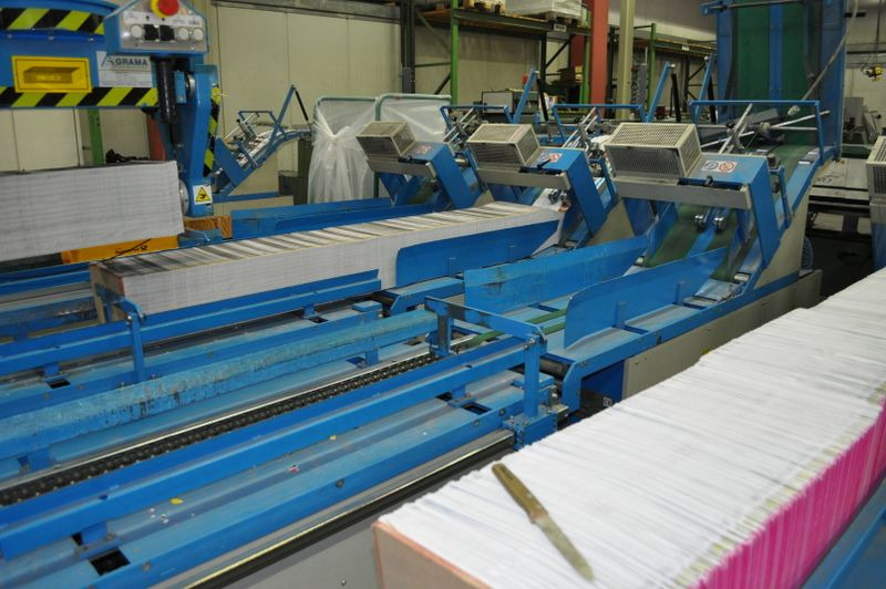 High Speed saddlestitcher Müller Martini Prima Amrys Year 2000 - آلات الطباعة: صور 2 High Speed saddlestitcher Müller Martini Prima Amrys Year 2000 - آلات الطباعة: صور 2