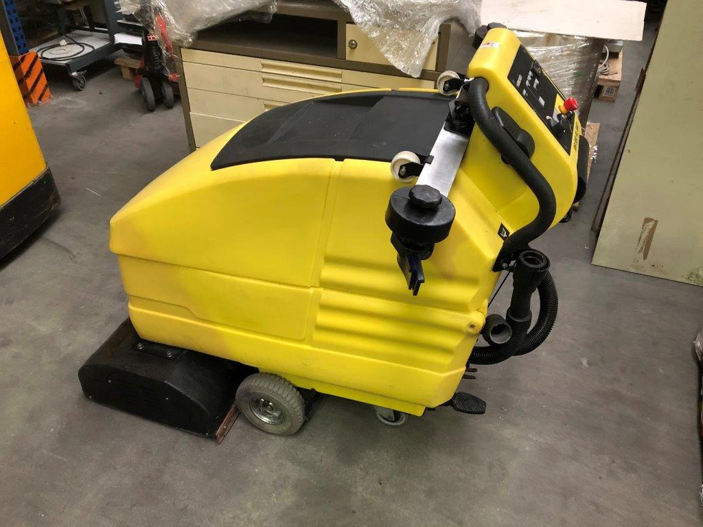 Kärcher 550 XL Bat - ماكينة فرك وتجفيف: صور 1 Kärcher 550 XL Bat - ماكينة فرك وتجفيف: صور 1