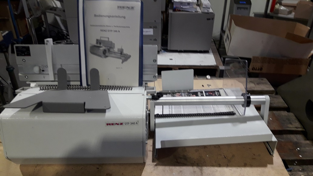 Semi-automatic table punching machine Christian Renz DTP 340 A with calendar tooling - آلات الطباعة: صور 1 Semi-automatic table punching machine Christian Renz DTP 340 A with calendar tooling - آلات الطباعة: صور 1