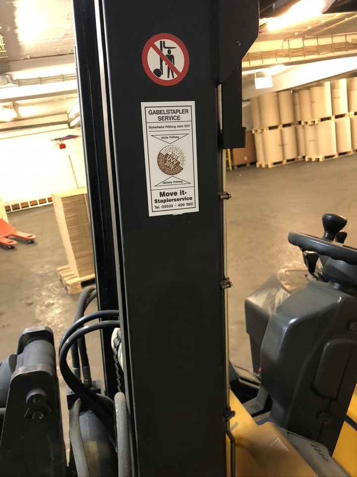 رافعة شوكية كهربائية Three-wheel electric front loader Jungheinrich EFG DF 15 with duplex mast and Meyer roller clamp: صور 9 رافعة شوكية كهربائية Three-wheel electric front loader Jungheinrich EFG DF 15 with duplex mast and Meyer roller clamp: صور 9