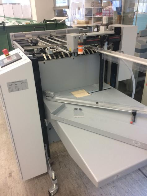 Tree FK-20 Solo Flat Stack Feeder - آلة الطي: صور 3 Tree FK-20 Solo Flat Stack Feeder - آلة الطي: صور 3