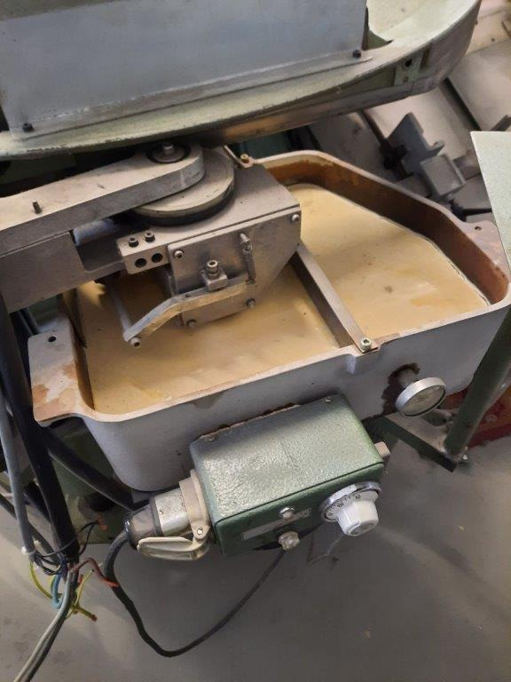 Four clamps Perfect binder Muller Martini Amigo Plus 1580.0410 - آلة تجليد: صور 3 Four clamps Perfect binder Muller Martini Amigo Plus 1580.0410 - آلة تجليد: صور 3