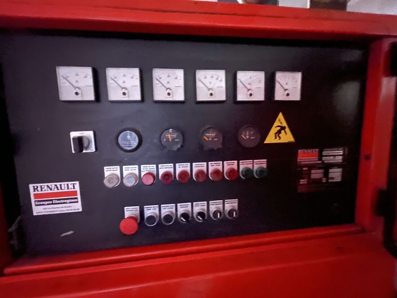 Renault 220 kVa - مجموعة المولدات: صور 4 Renault 220 kVa - مجموعة المولدات: صور 4