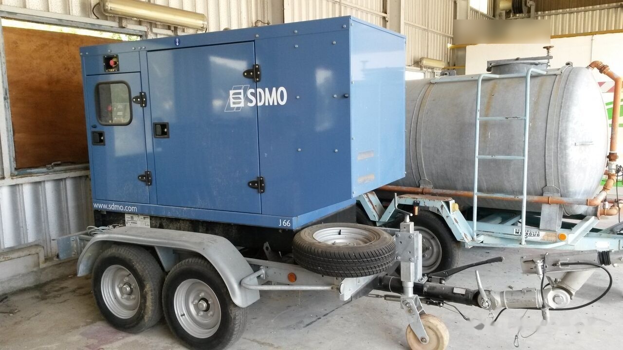 SDMO 70 kVa John Deere - مجموعة المولدات: صور 1 SDMO 70 kVa John Deere - مجموعة المولدات: صور 1