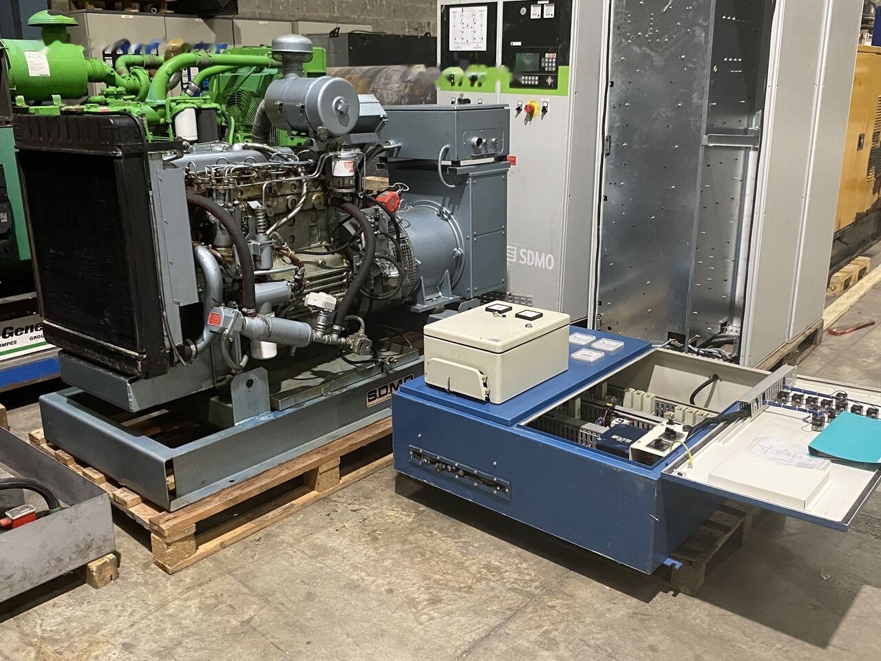 SDMO 70 kVa Perkins diesel - مجموعة المولدات: صور 2 SDMO 70 kVa Perkins diesel - مجموعة المولدات: صور 2