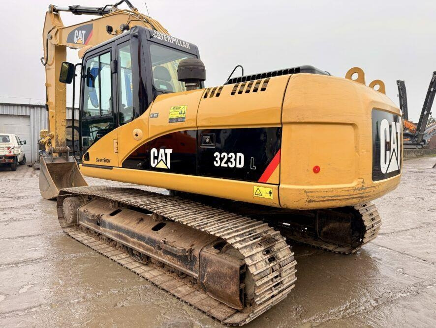 CAT 323DL - حفارات زحافة: صور 1 CAT 323DL - حفارات زحافة: صور 1