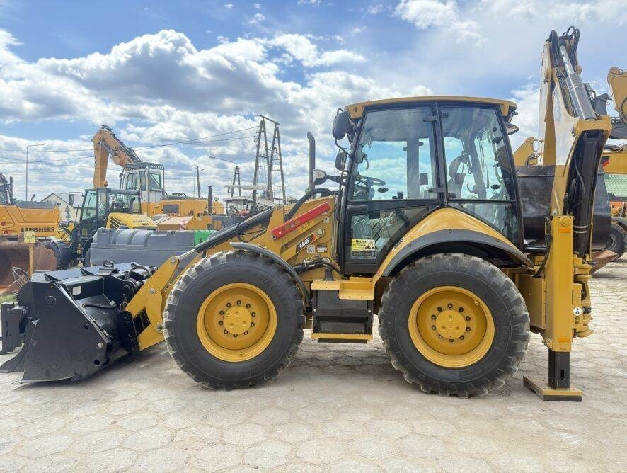 CAT 444F - حفار متعدد الاستخدام: صور 1 CAT 444F - حفار متعدد الاستخدام: صور 1
