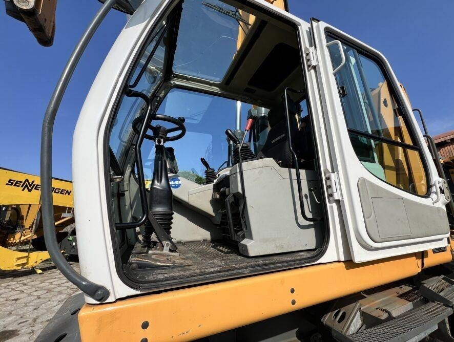 حفارة النقل والشحن Liebherr 934C EPA: صور 12