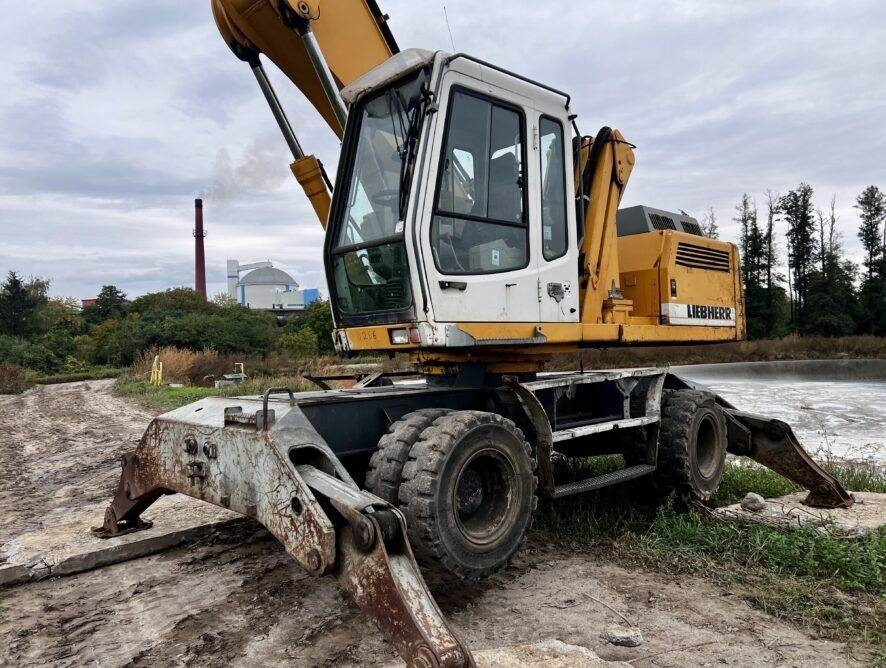 Liebherr 934 - حفارة النقل والشحن: صور 3 Liebherr 934 - حفارة النقل والشحن: صور 3