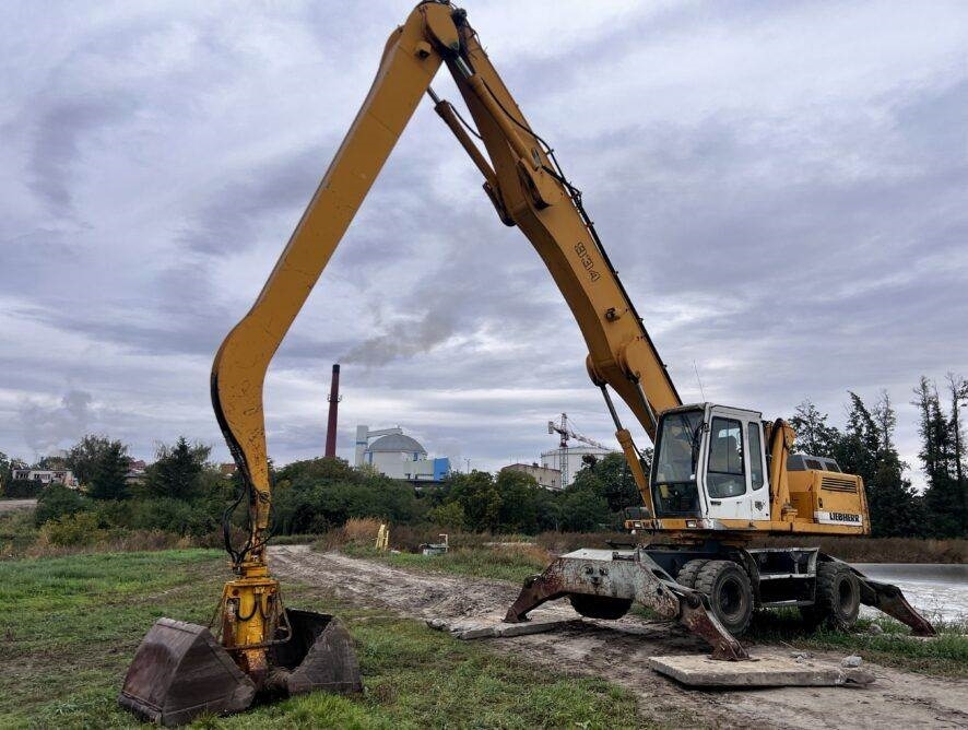 Liebherr 934 - حفارة النقل والشحن: صور 1 Liebherr 934 - حفارة النقل والشحن: صور 1
