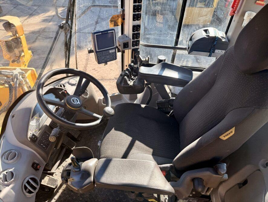 Volvo L110H - اللودر بعجل: صور 4 Volvo L110H - اللودر بعجل: صور 4