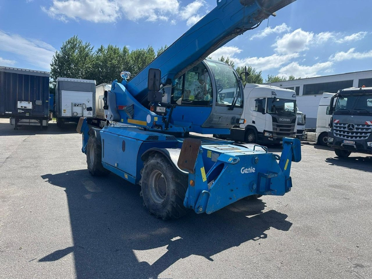 Genie Terex GTH 4018 SR/4x4/ ROTO - مصاعد الازدهار محمولة على شاحنة: صور 4 Genie Terex GTH 4018 SR/4x4/ ROTO - مصاعد الازدهار محمولة على شاحنة: صور 4