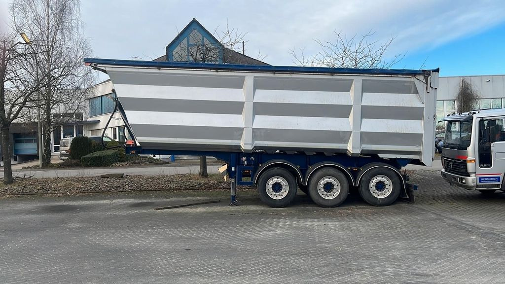 Lück SKF35 45m³ Alufelgen/Liftachse/Scheibenbremse - قلابة نصف مقطورة: صور 4 Lück SKF35 45m³ Alufelgen/Liftachse/Scheibenbremse - قلابة نصف مقطورة: صور 4