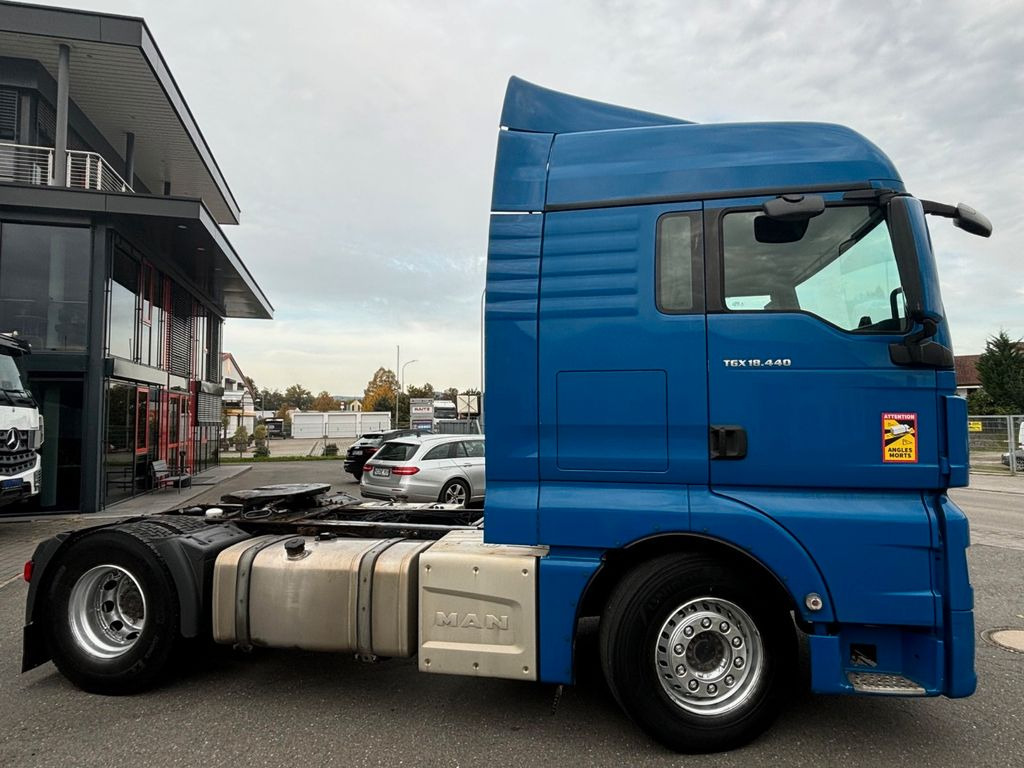 MAN TGX 18.440 480 Retarder/2 Tanks - شاحنة جرار: صور 3 MAN TGX 18.440 480 Retarder/2 Tanks - شاحنة جرار: صور 3
