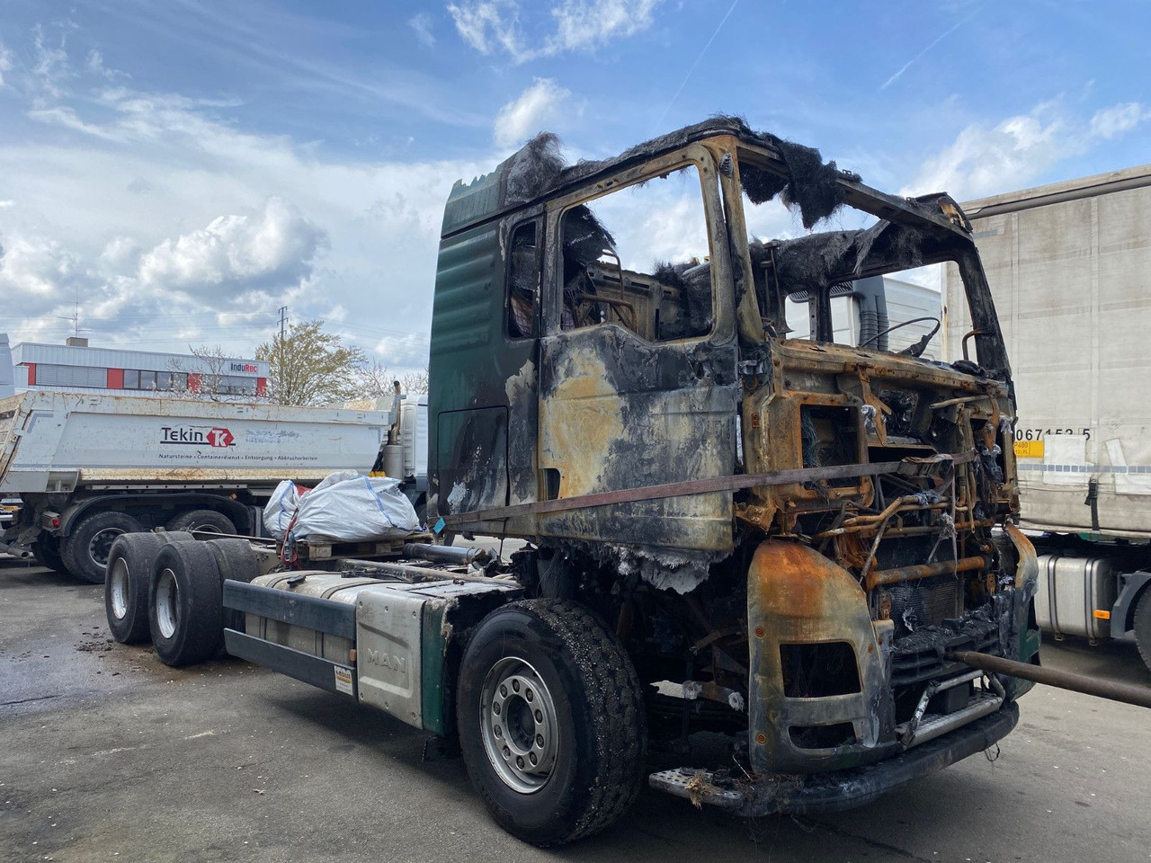 MAN TGX 26.580 Verbrannt 6x4 - الشاسيه شاحنة: صور 1 MAN TGX 26.580 Verbrannt 6x4 - الشاسيه شاحنة: صور 1