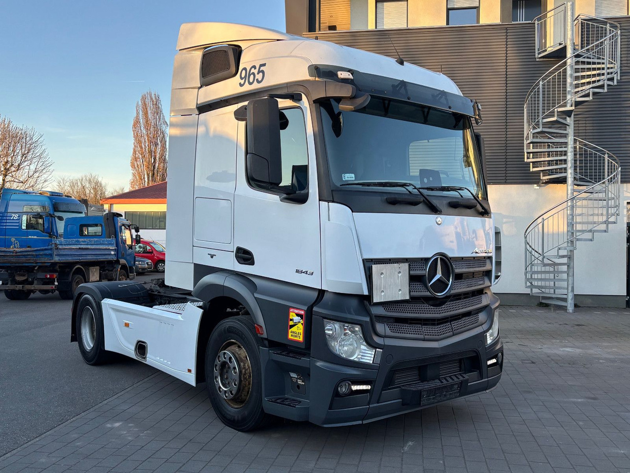Mercedes-Benz Actros 1843 1845 - شاحنة جرار: صور 2 Mercedes-Benz Actros 1843 1845 - شاحنة جرار: صور 2