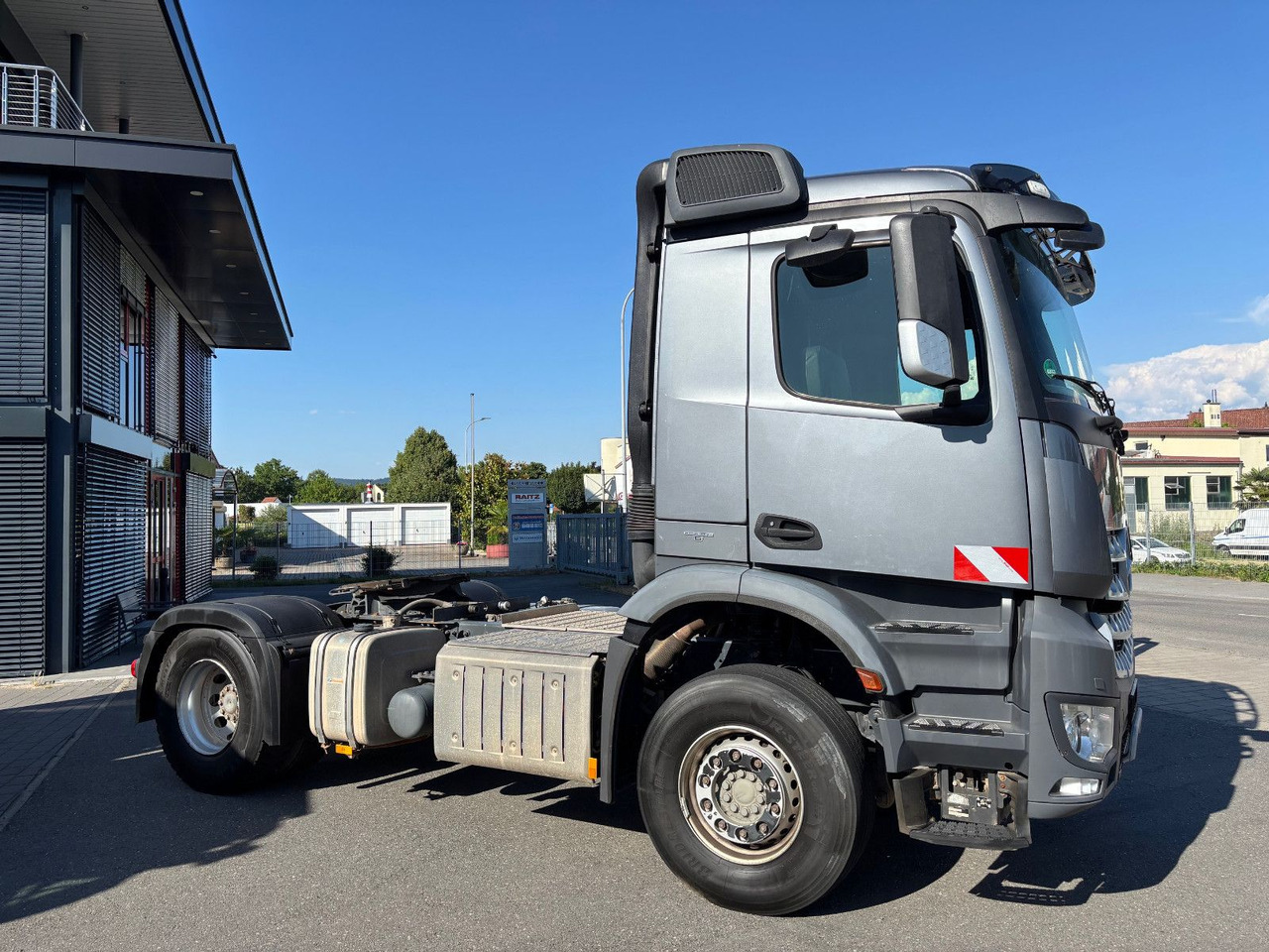 Mercedes-Benz Arocs 1842 Retarder/Kipphyd./Klima - شاحنة جرار: صور 4 Mercedes-Benz Arocs 1842 Retarder/Kipphyd./Klima - شاحنة جرار: صور 4