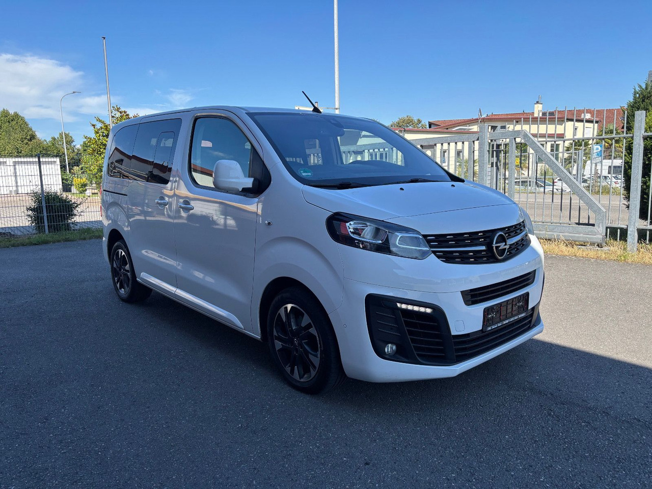 Opel Zafira Life Edition S/HU neu - ميكروباص: صور 2 Opel Zafira Life Edition S/HU neu - ميكروباص: صور 2