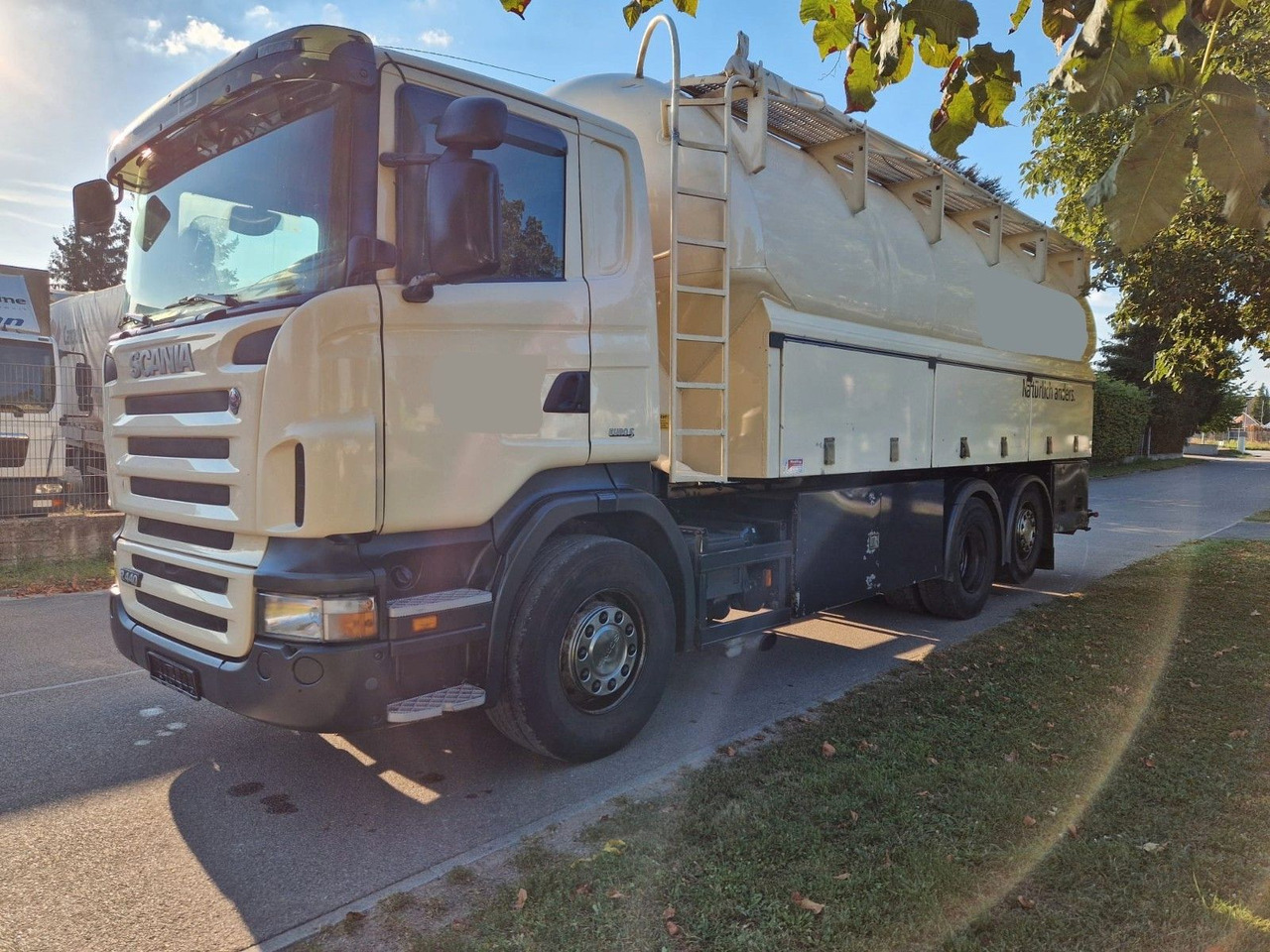 Scania R440 31m³ SILO 4 Kammer/Retarder/Kompressor/Lift - شاحنة صهريج: صور 1 Scania R440 31m³ SILO 4 Kammer/Retarder/Kompressor/Lift - شاحنة صهريج: صور 1