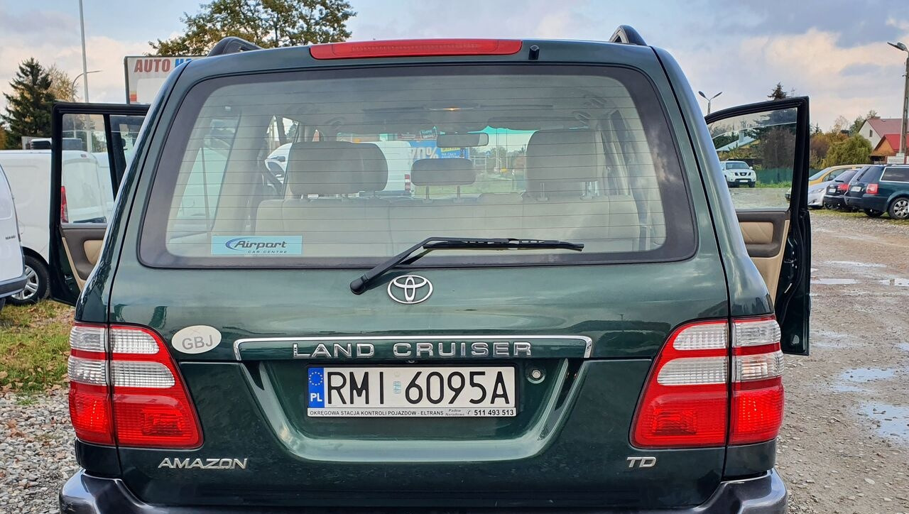 Toyota LAND CRUISER 100 4,2 TD KLIMA 7 OSOB - سيارة: صور 5 Toyota LAND CRUISER 100 4,2 TD KLIMA 7 OSOB - سيارة: صور 5
