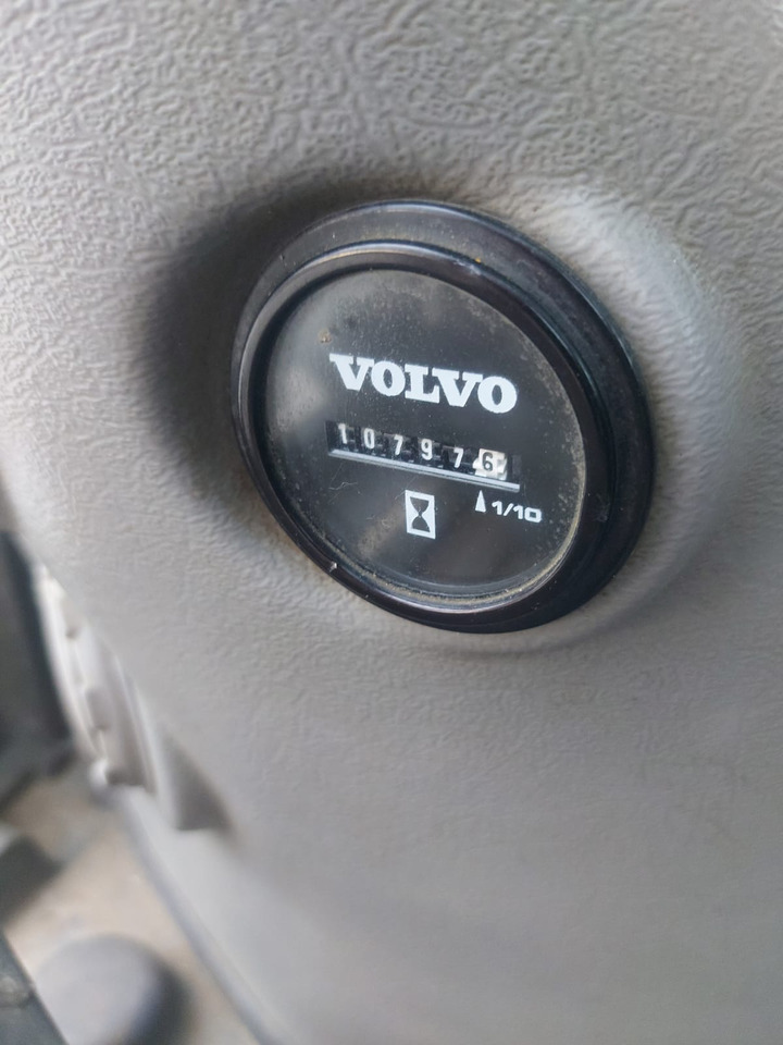 Volvo EC 140 DL - حفارات زحافة: صور 4 Volvo EC 140 DL - حفارات زحافة: صور 4