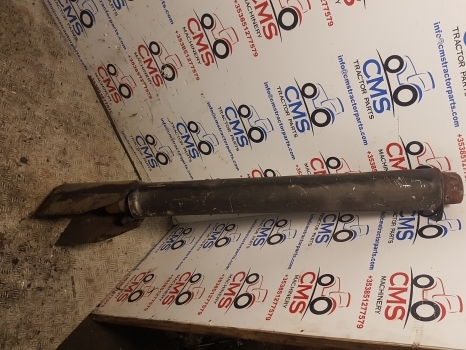 Claas Arion 500, 600 Series A18, A19, A20 640 Exhaust Pipe Extension 0021799761 - ماسورة العادم - جرار: صور 1 Claas Arion 500, 600 Series A18, A19, A20 640 Exhaust Pipe Extension 0021799761 - ماسورة العادم - جرار: صور 1