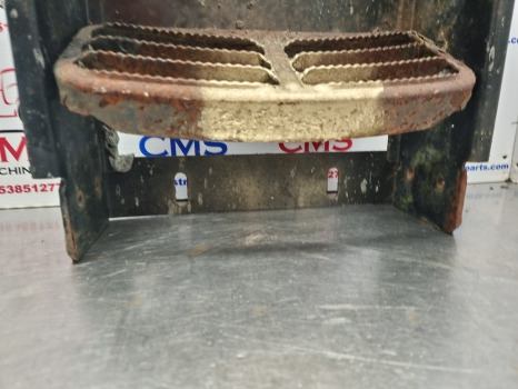 Claas Arion 600, 640, 500, 600 Foot Step Lhs 0012609203, 0012609204 - خطوة جانبية: صور 4 Claas Arion 600, 640, 500, 600 Foot Step Lhs 0012609203, 0012609204 - خطوة جانبية: صور 4