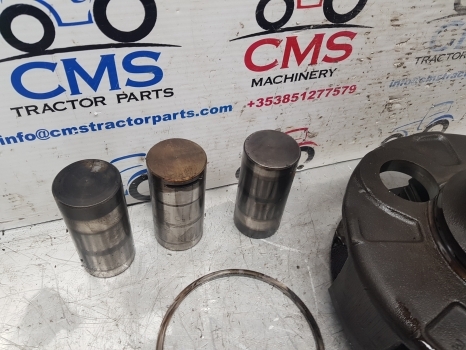 Claas Renault Ares 600 Ser Rx, Rz, Atz 696 Rear Axle Planet Carrier 6005019446 - المحور الخلفي - جرار: صور 2 Claas Renault Ares 600 Ser Rx, Rz, Atz 696 Rear Axle Planet Carrier 6005019446 - المحور الخلفي - جرار: صور 2