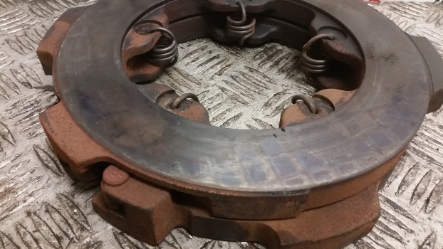 Deutz Agrotron 6.15 Rear Axle Brake Actuator Plate 04423836 - أجزاء الفرامل - جرار: صور 3 Deutz Agrotron 6.15 Rear Axle Brake Actuator Plate 04423836 - أجزاء الفرامل - جرار: صور 3