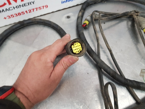 Deutz Agrotron M620, Agroton M, 6 Series, Front Lights Wiring Loom 0.015.7501.4 - الكابلات / الأسلاك: صور 4 Deutz Agrotron M620, Agroton M, 6 Series, Front Lights Wiring Loom 0.015.7501.4 - الكابلات / الأسلاك: صور 4