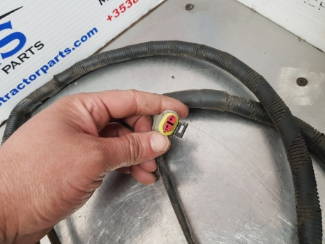 Deutz Agrotron M620, Agroton M, 6 Series, Front Lights Wiring Loom 0.015.7501.4 - الكابلات / الأسلاك: صور 5 Deutz Agrotron M620, Agroton M, 6 Series, Front Lights Wiring Loom 0.015.7501.4 - الكابلات / الأسلاك: صور 5