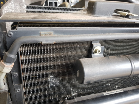 Deutz Agrotron M620 Air Conditioning Condenser Radiator 0.016.1816.4/10 - جزء تكييف الهواء: صور 1 Deutz Agrotron M620 Air Conditioning Condenser Radiator 0.016.1816.4/10 - جزء تكييف الهواء: صور 1