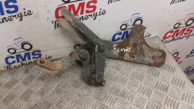 Fendt 412 Vario Spool Valves Levers - صمام هيدروليكي - جرار: صور 3 Fendt 412 Vario Spool Valves Levers - صمام هيدروليكي - جرار: صور 3