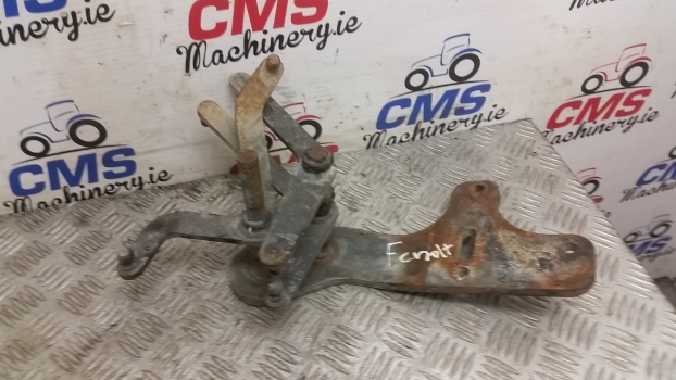 Fendt 412 Vario Spool Valves Levers - صمام هيدروليكي - جرار: صور 1 Fendt 412 Vario Spool Valves Levers - صمام هيدروليكي - جرار: صور 1