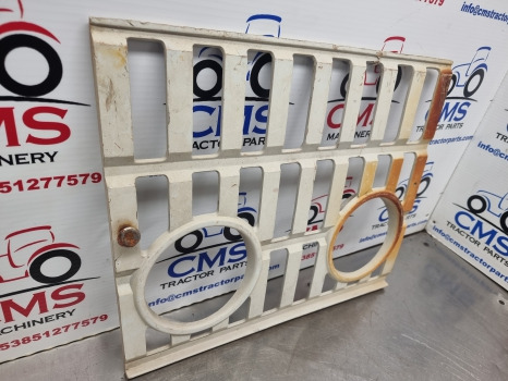 Ford 2000, 3000, 4000, 5000, 7100 Front Grille 81824198, D1nn8151b - جلوپنجره: صور 2 Ford 2000, 3000, 4000, 5000, 7100 Front Grille 81824198, D1nn8151b - جلوپنجره: صور 2