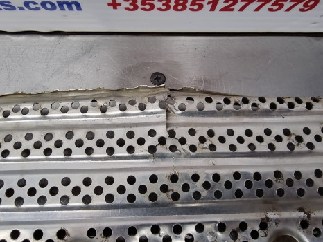 Ford 2000, 3000, 5000 Nose Cone Grille, Grill Panel C7nn8150g - جلوپنجره: صور 5 Ford 2000, 3000, 5000 Nose Cone Grille, Grill Panel C7nn8150g - جلوپنجره: صور 5